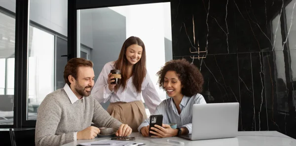 15 Effective Public Relations Strategies in 2025 (With Examples & Tactics)